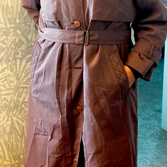 London Fog Jackets & Blazers - Vintage, London Fog Trench Coat, women’s size 8